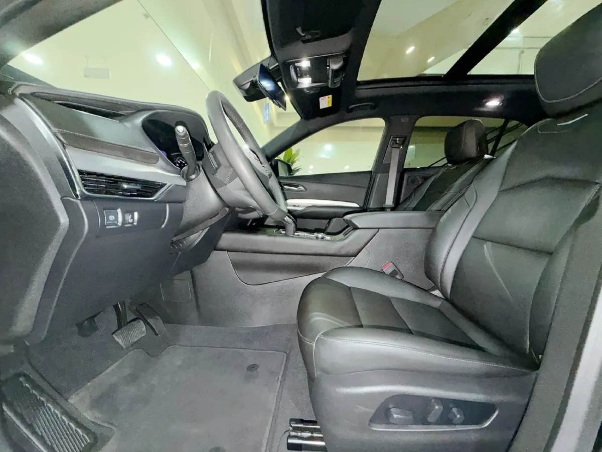 2022 Cadillac XT4 2.0T 237HP L4 9AT,autocango,china used car exporter,china ev exporter,chinese used car exporter,chinese used ev exporter