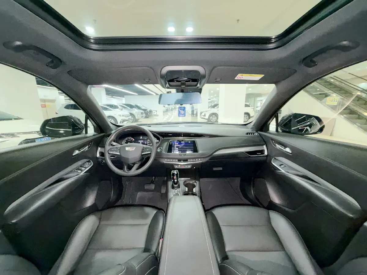 2022 Cadillac XT4 2.0T 237HP L4 9AT,autocango,china used car exporter,china ev exporter,chinese used car exporter,chinese used ev exporter