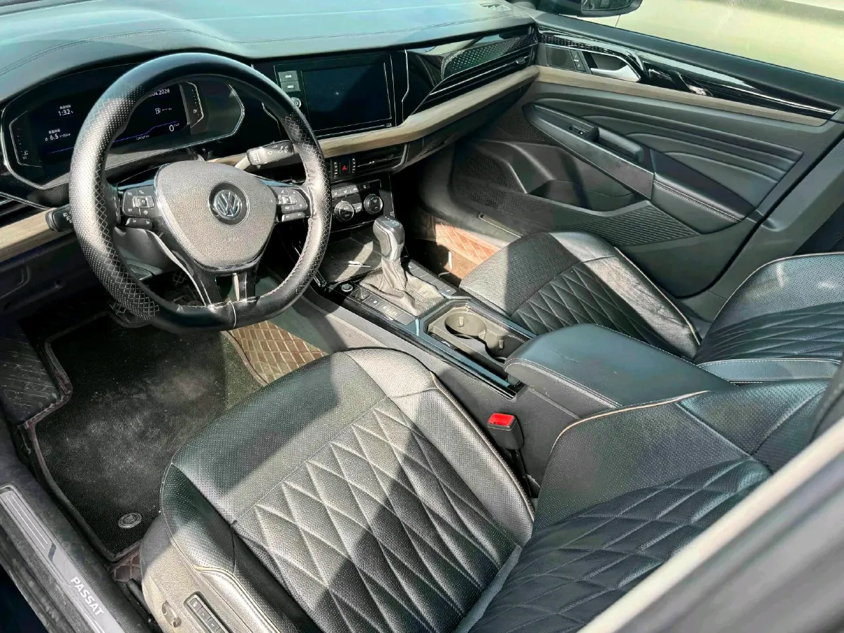 2019 Volvo V40 1.5T 152HP L4 6AT,autocango,china used car exporter,china ev exporter,chinese used car exporter,chinese used ev exporter