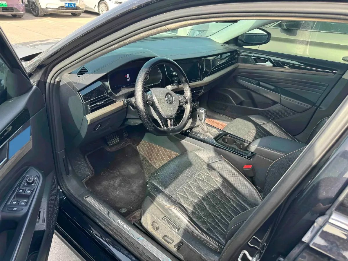 2019 Volvo V40 1.5T 152HP L4 6AT,autocango,china used car exporter,china ev exporter,chinese used car exporter,chinese used ev exporter