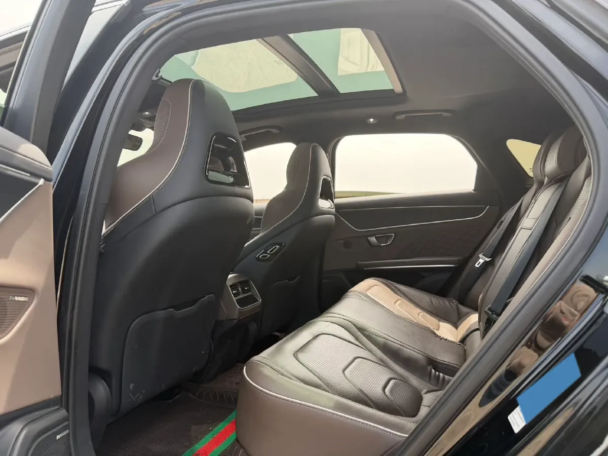 2022 Volkswagen Tiguan L 2.0T 186HP L4 7DCT,autocango,china used car exporter,china ev exporter,chinese used car exporter,chinese used ev exporter