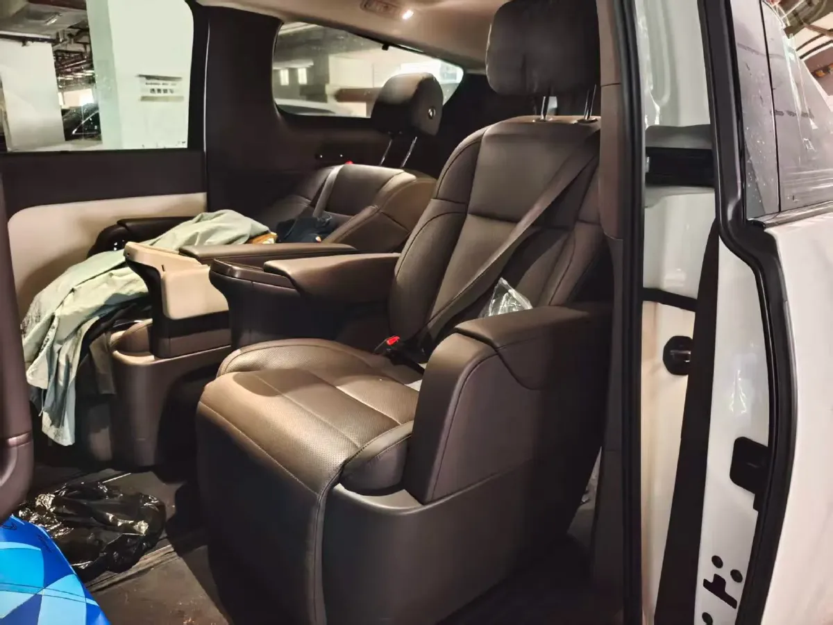 2025 Li MEGA BEV,autocango,china used car exporter,china ev exporter,chinese used car exporter,chinese used ev exporter