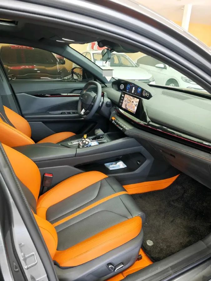 2024 ChangAn UNI-V 1.5T 188HP L4 7DCT,autocango,china used car exporter,china ev exporter,chinese used car exporter,chinese used ev exporter