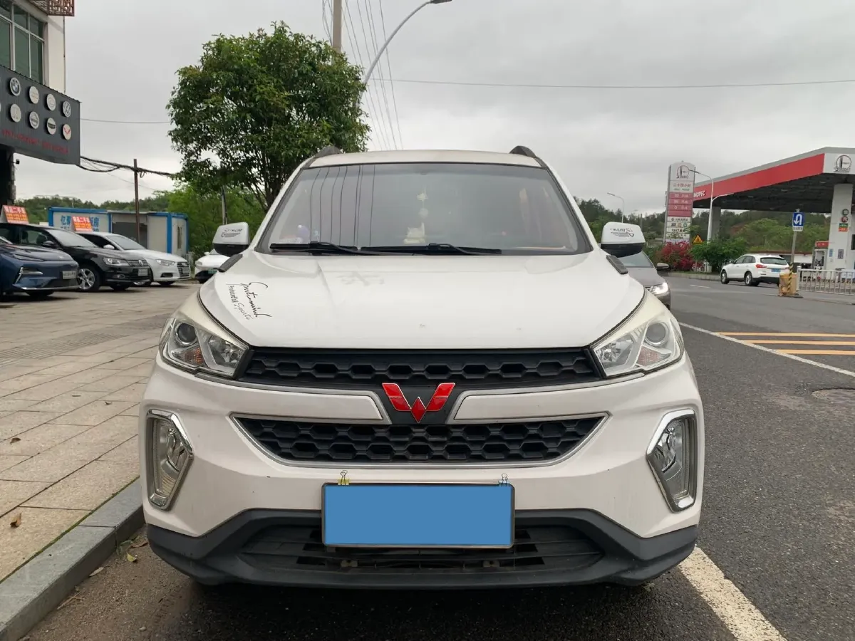 2018 WuLing HongGuang S3 1.5L 112HP L4 6MT,autocango,china used car exporter,china ev exporter,chinese used car exporter,chinese used ev exporter