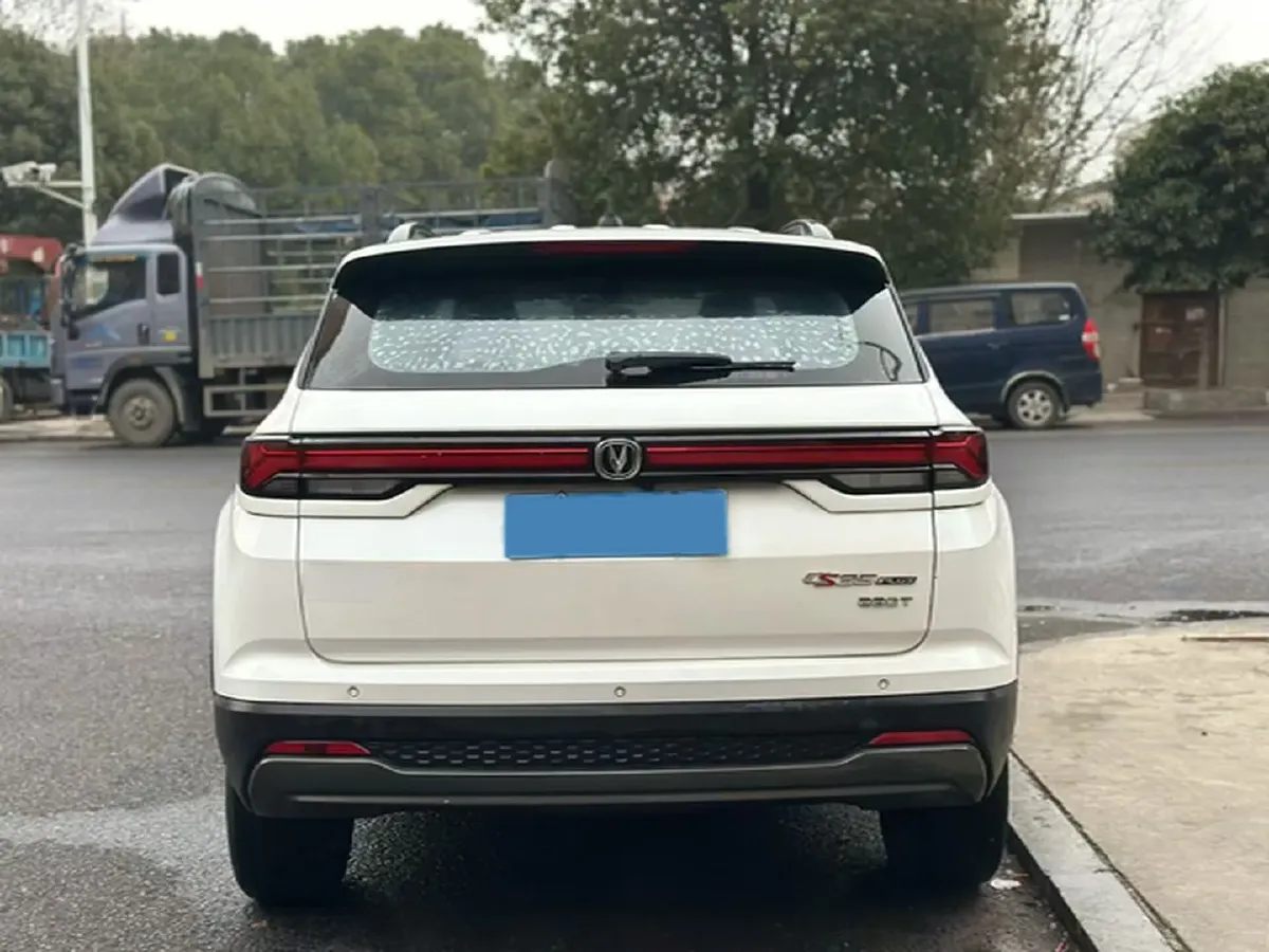 2023 ChangAn CS35 Plus 1.4T 160HP L4 7DCT,autocango,china used car exporter,china ev exporter,chinese used car exporter,chinese used ev exporter