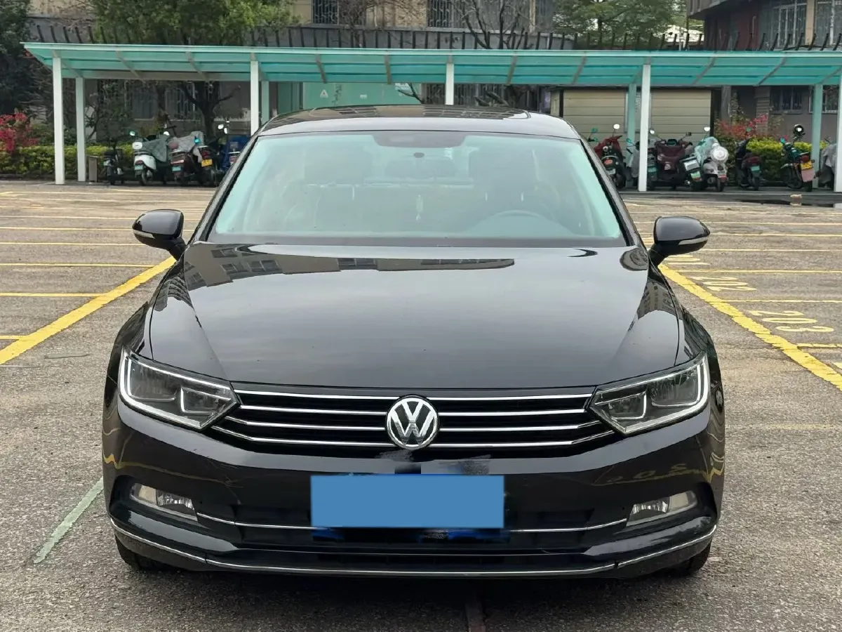 2018 Volkswagen Magotan 1.8T 180HP L4 7DCT,autocango,china used car exporter,china ev exporter,chinese used car exporter,chinese used ev exporter
