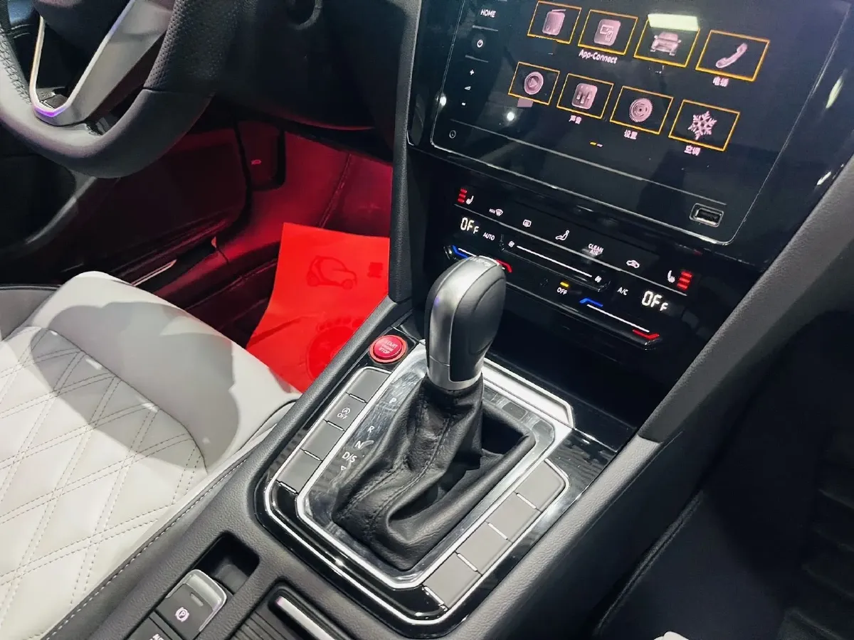 2023 Volkswagen Magotan 2.0T 186HP L4 7DCT,autocango,china used car exporter,china ev exporter,chinese used car exporter,chinese used ev exporter