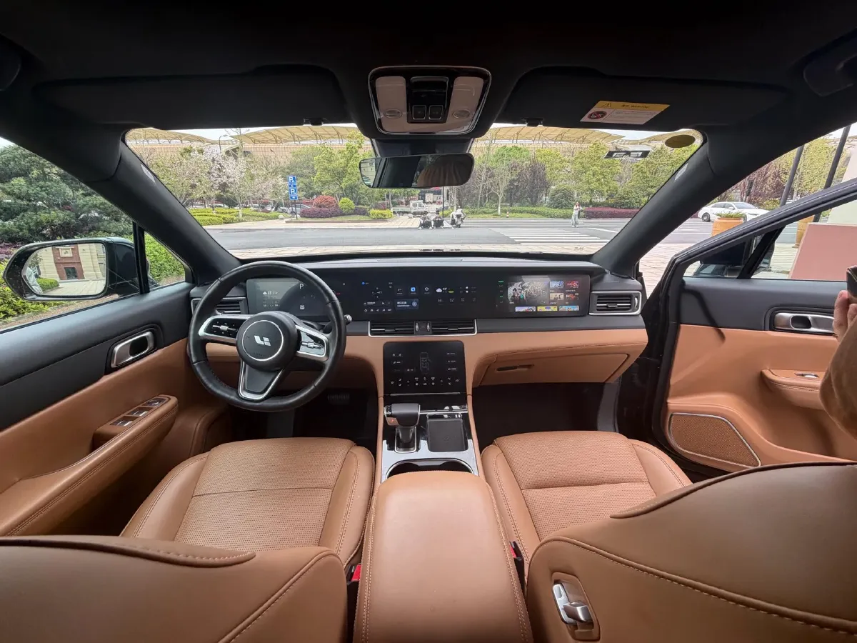 2021 Li ONE Range Extended 131HP REEV 40.5KWH,autocango,china used car exporter,china ev exporter,chinese used car exporter,chinese used ev exporter