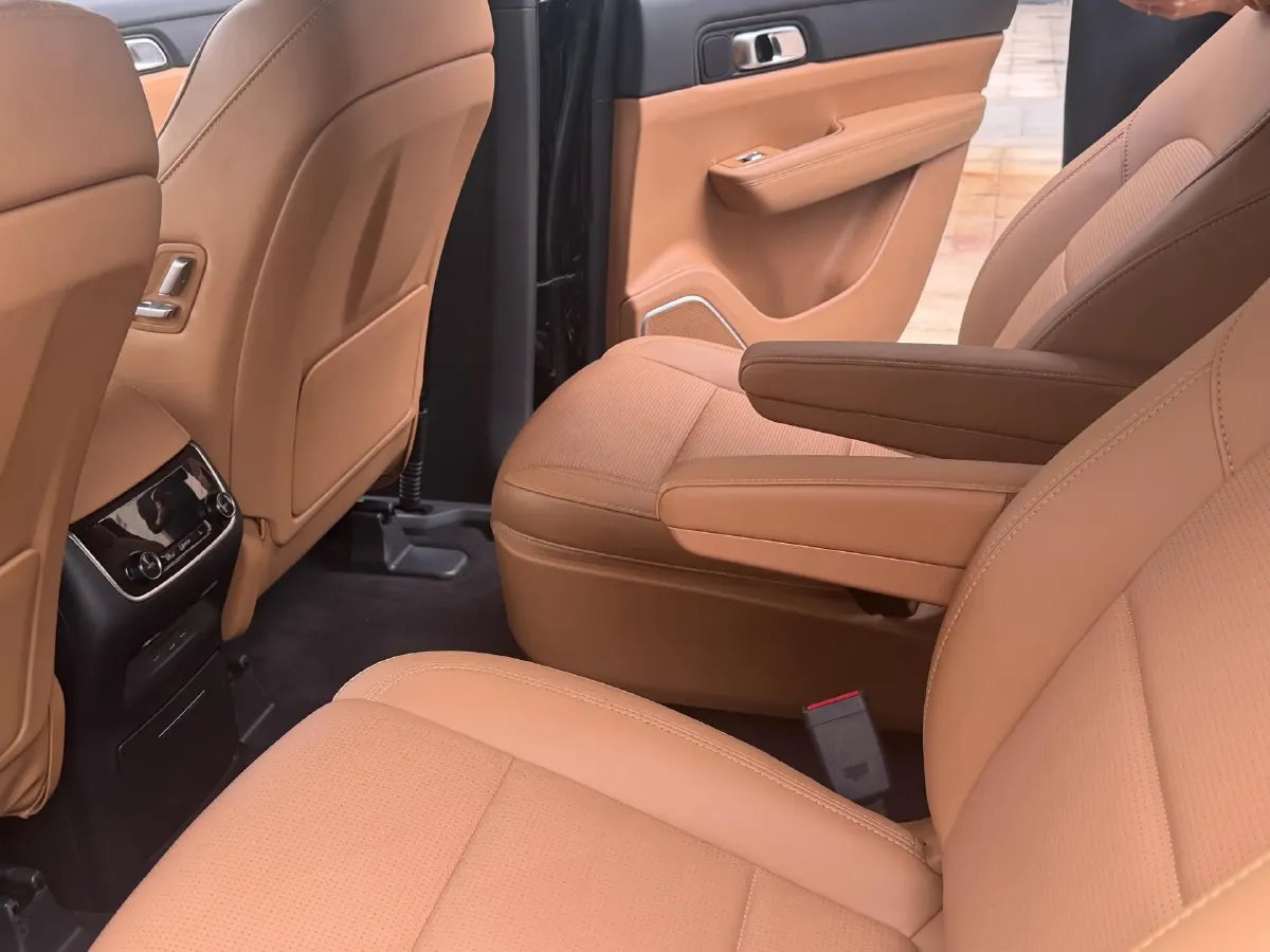 2021 Li ONE Range Extended 131HP REEV 40.5KWH,autocango,china used car exporter,china ev exporter,chinese used car exporter,chinese used ev exporter