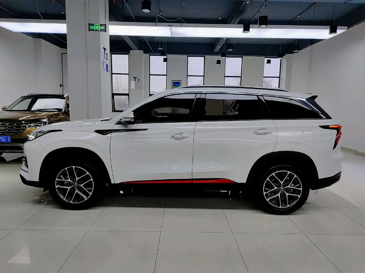 2022 ChangAn CS75 Plus 1.5T 178HP L4 6AT,autocango,china used car exporter,china ev exporter,chinese used car exporter,chinese used ev exporter