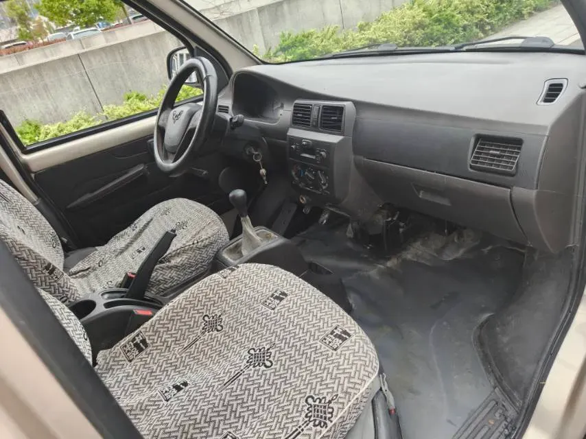 2017 WuLing RongGuang 1.5L 107HP L4 5MT,autocango,china used car exporter,china ev exporter,chinese used car exporter,chinese used ev exporter