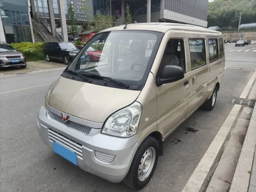 2017 WuLing RongGuang 1.5L 107HP L4 5MT,autocango,china used car exporter,china ev exporter,chinese used car exporter,chinese used ev exporter