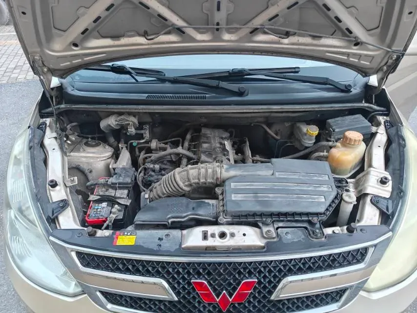 2019 WuLing HongGuang V 1.5L 105HP L4 5MT,autocango,china used car exporter,china ev exporter,chinese used car exporter,chinese used ev exporter