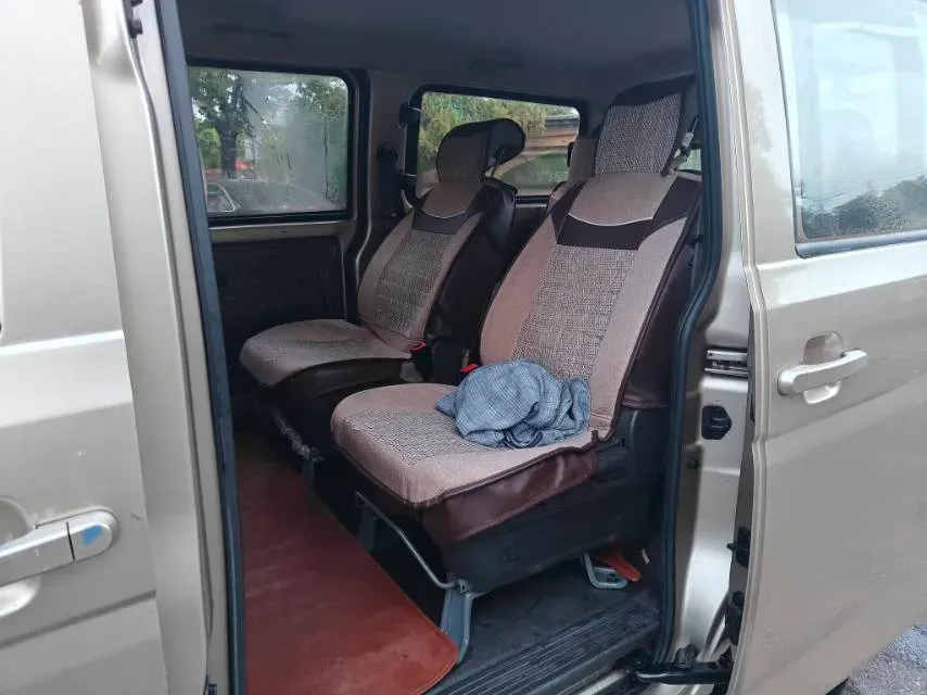 2019 WuLing HongGuang V 1.5L 105HP L4 5MT,autocango,china used car exporter,china ev exporter,chinese used car exporter,chinese used ev exporter