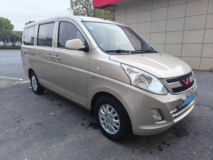 2019 WuLing HongGuang V 1.5L 105HP L4 5MT,autocango,china used car exporter,china ev exporter,chinese used car exporter,chinese used ev exporter