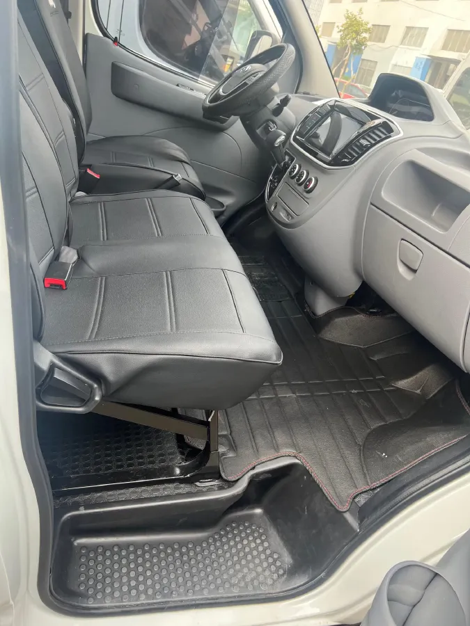 2020 MAXUS XinTu V80 2.5T 136HP L4 6MT,autocango,china used car exporter,china ev exporter,chinese used car exporter,chinese used ev exporter