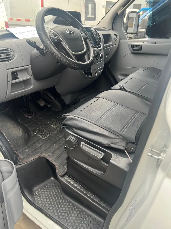 2020 MAXUS XinTu V80 2.5T 136HP L4 6MT,autocango,china used car exporter,china ev exporter,chinese used car exporter,chinese used ev exporter