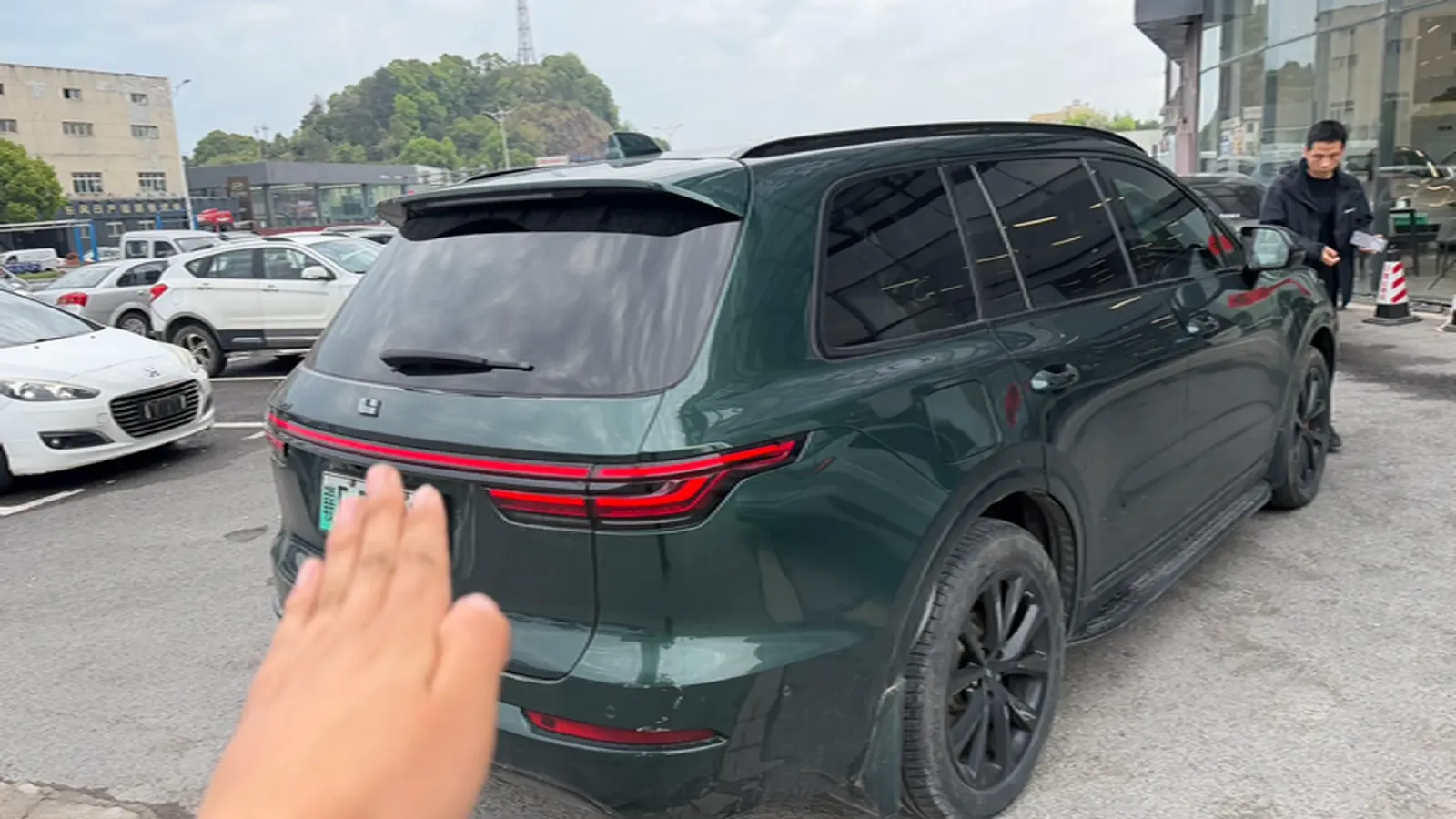 2021 Li ONE Range Extended 131HP REEV 40.5KWH,autocango,china used car exporter,china ev exporter,chinese used car exporter,chinese used ev exporter