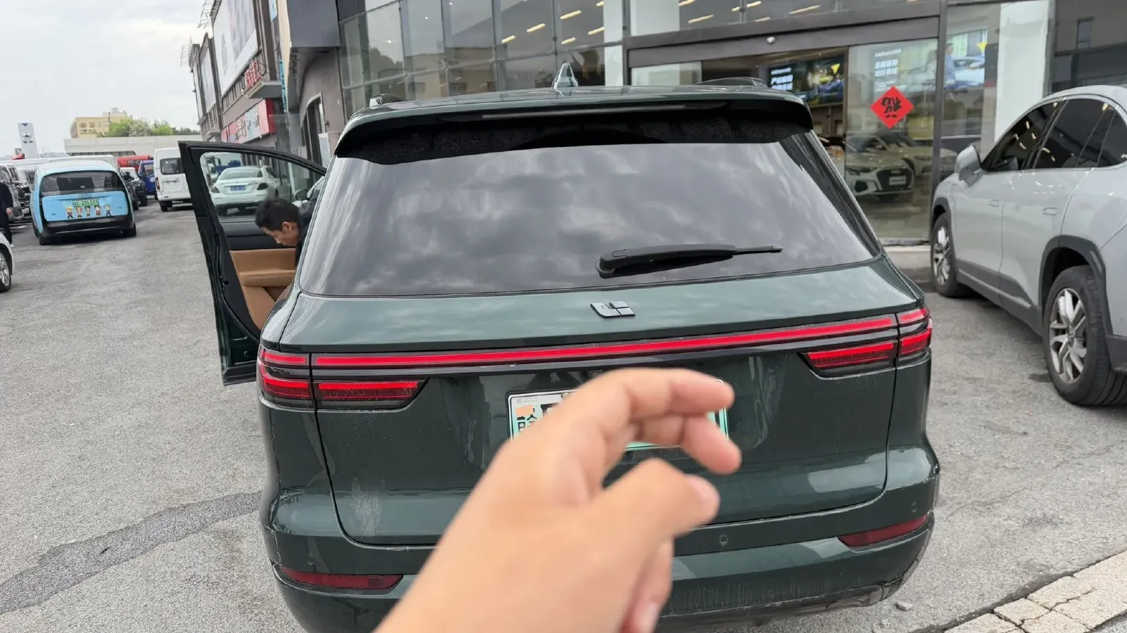 2021 Li ONE Range Extended 131HP REEV 40.5KWH,autocango,china used car exporter,china ev exporter,chinese used car exporter,chinese used ev exporter