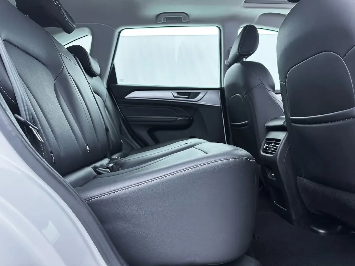 2021 Haval M6 1.5T 150HP L4 7DCT,autocango,china used car exporter,china ev exporter,chinese used car exporter,chinese used ev exporter