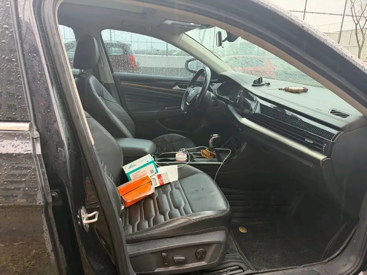 2020 Volkswagen Passat 2.0T 186HP L4 7DCT,autocango,china used car exporter,china ev exporter,chinese used car exporter,chinese used ev exporter