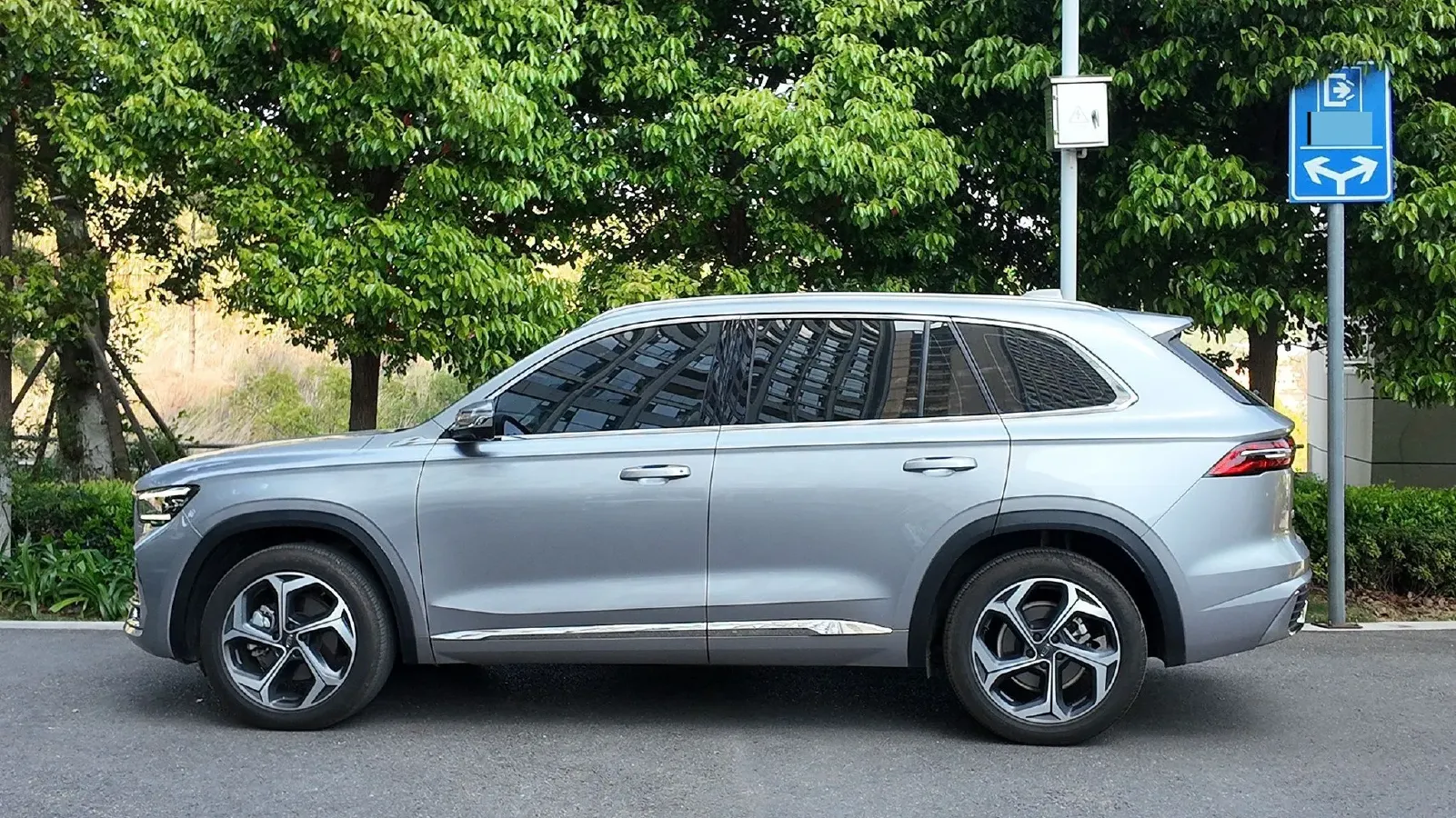 2021 Geely Monjaro 2.0T 218HP L4 7DCT,autocango,china used car exporter,china ev exporter,chinese used car exporter,chinese used ev exporter