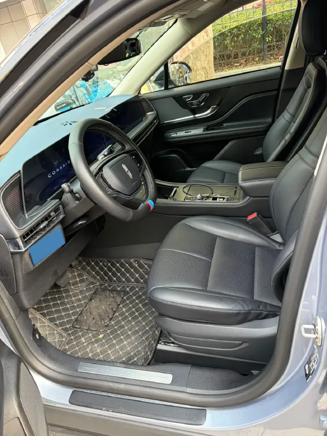 2023 Lincoln Corsair 2.0T 261HP L4 8AT,autocango,china used car exporter,china ev exporter,chinese used car exporter,chinese used ev exporter