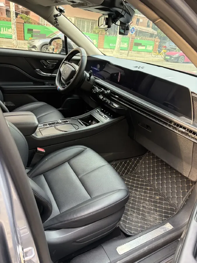 2023 Lincoln Corsair 2.0T 261HP L4 8AT,autocango,china used car exporter,china ev exporter,chinese used car exporter,chinese used ev exporter