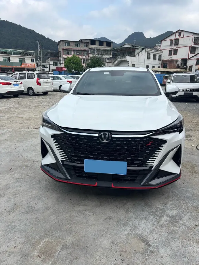 2025 ChangAn X5 PLUS 1.5T 188HP L4 7DCT,autocango,china used car exporter,china ev exporter,chinese used car exporter,chinese used ev exporter