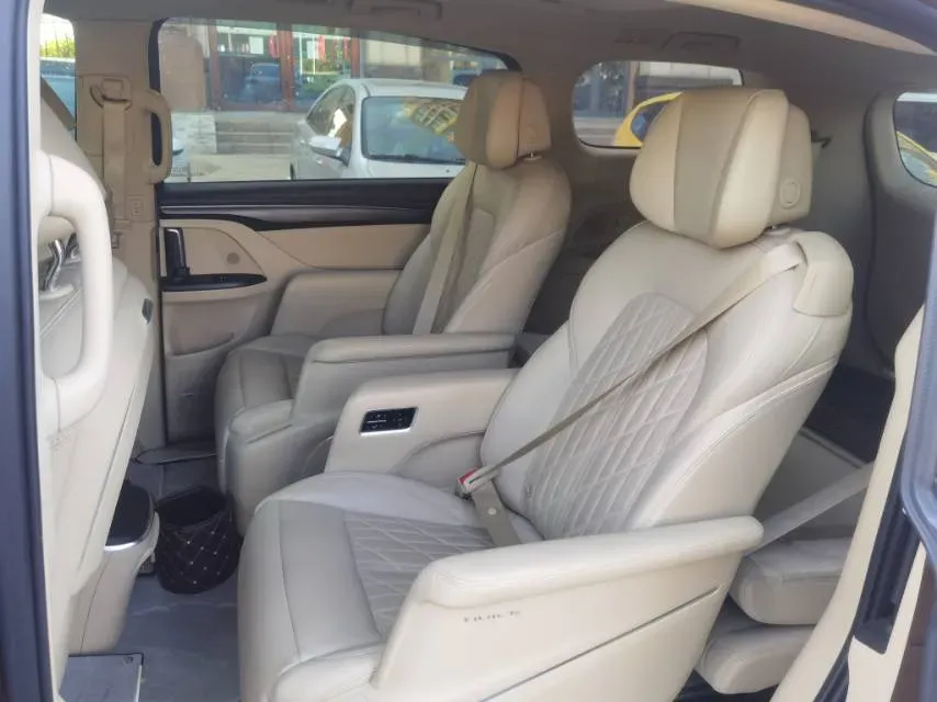 2022 Buick GL8 2.0T 237HP L4 9AT,autocango,china used car exporter,china ev exporter,chinese used car exporter,chinese used ev exporter