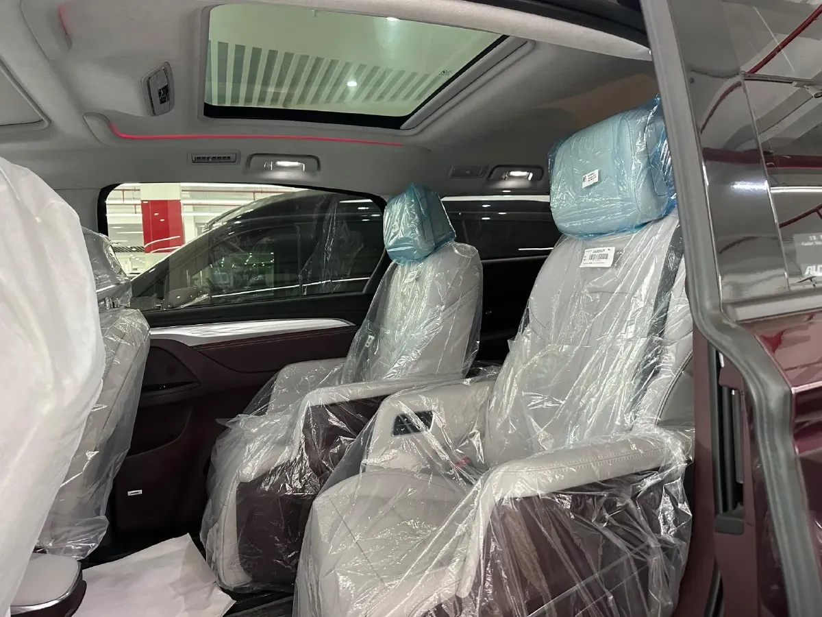 2023 Buick GL8 2.0T 237HP L4 9AT,autocango,china used car exporter,china ev exporter,chinese used car exporter,chinese used ev exporter