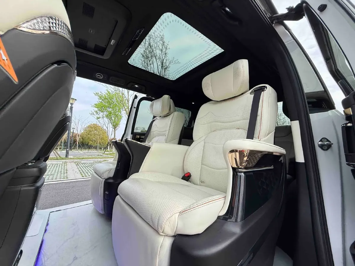 2023 GAC Trumpchi M8 2.0T 190HP L4 E-CVT Hybrid,autocango,china used car exporter,china ev exporter,chinese used car exporter,chinese used ev exporter