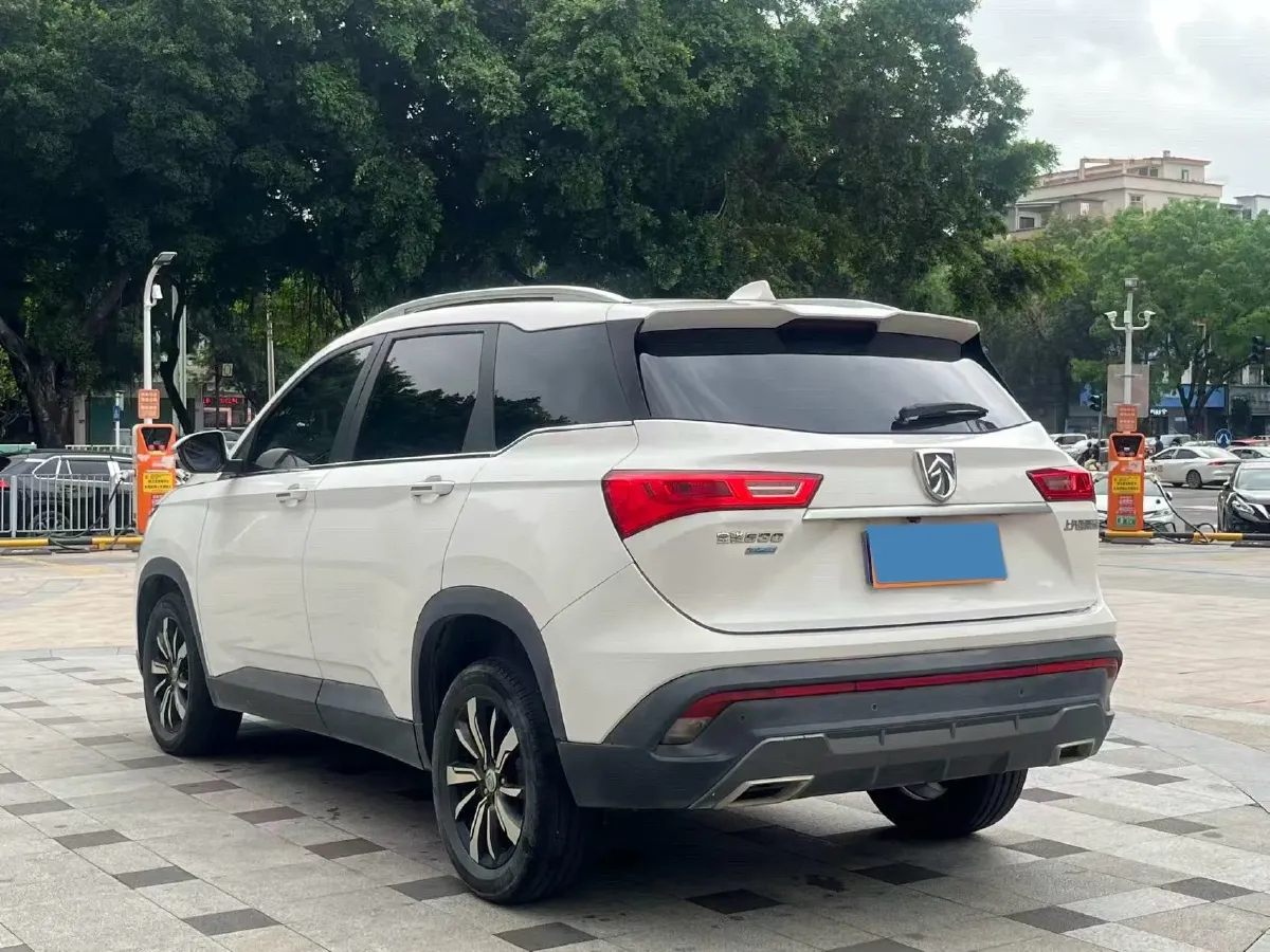 2018 BaoJun 530 1.5T 150HP L4 6DCT,autocango,china used car exporter,china ev exporter,chinese used car exporter,chinese used ev exporter