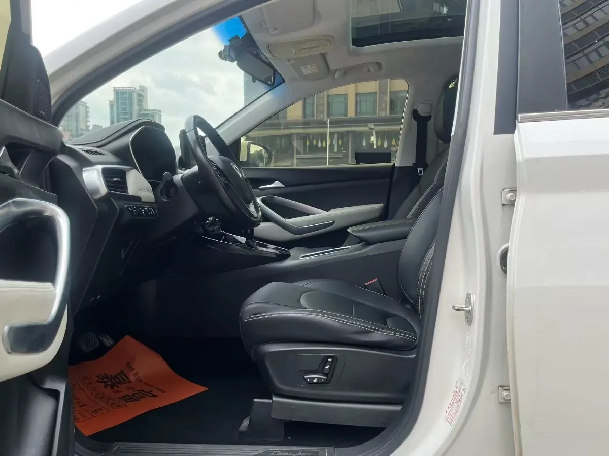 2018 BaoJun 530 1.5T 150HP L4 6DCT,autocango,china used car exporter,china ev exporter,chinese used car exporter,chinese used ev exporter