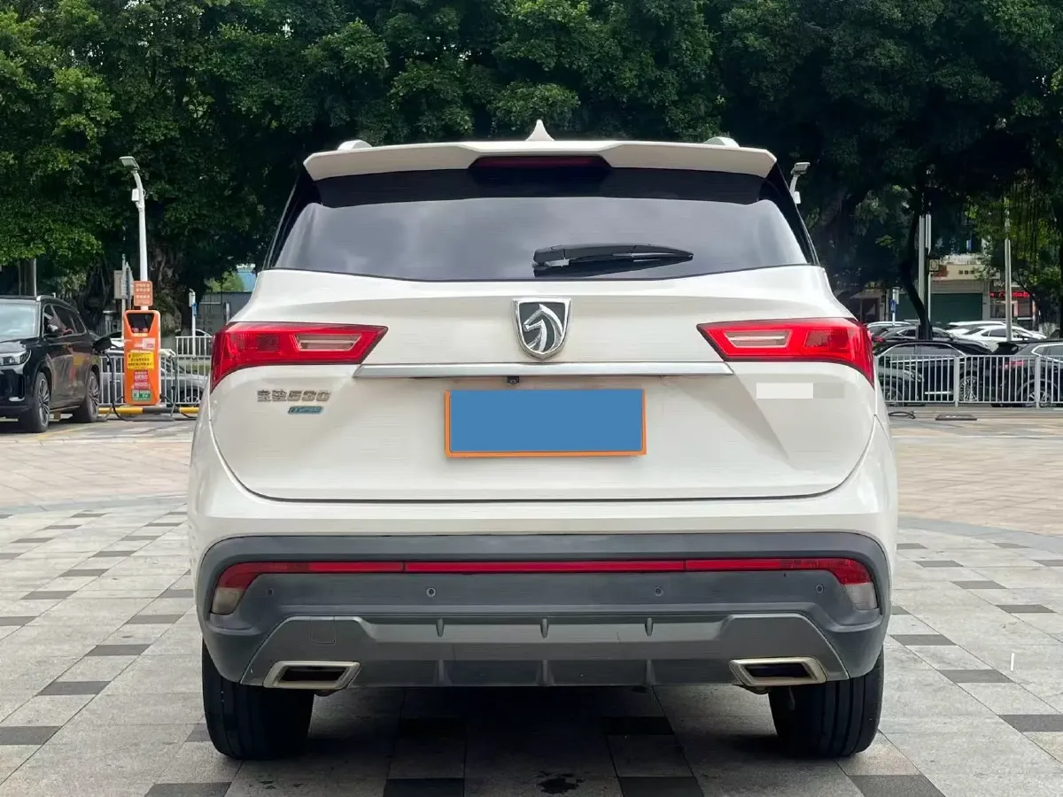 2018 BaoJun 530 1.5T 150HP L4 6DCT,autocango,china used car exporter,china ev exporter,chinese used car exporter,chinese used ev exporter