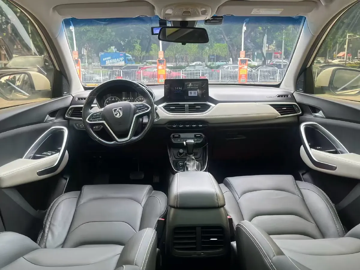 2018 BaoJun 530 1.5T 150HP L4 6DCT,autocango,china used car exporter,china ev exporter,chinese used car exporter,chinese used ev exporter