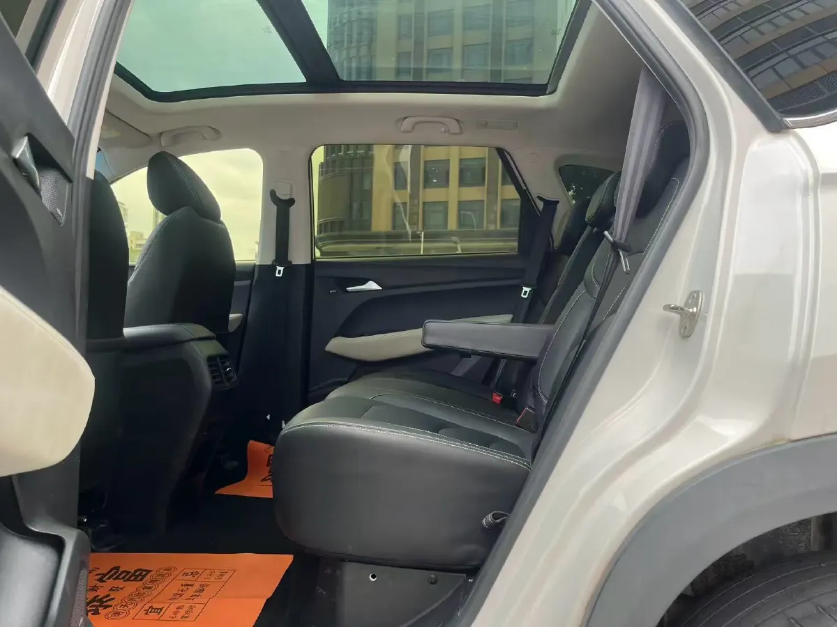 2018 BaoJun 530 1.5T 150HP L4 6DCT,autocango,china used car exporter,china ev exporter,chinese used car exporter,chinese used ev exporter