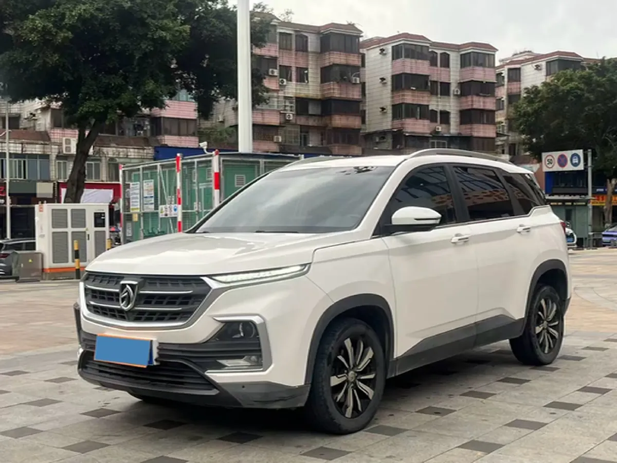 2018 BaoJun 530 1.5T 150HP L4 6DCT,autocango,china used car exporter,china ev exporter,chinese used car exporter,chinese used ev exporter