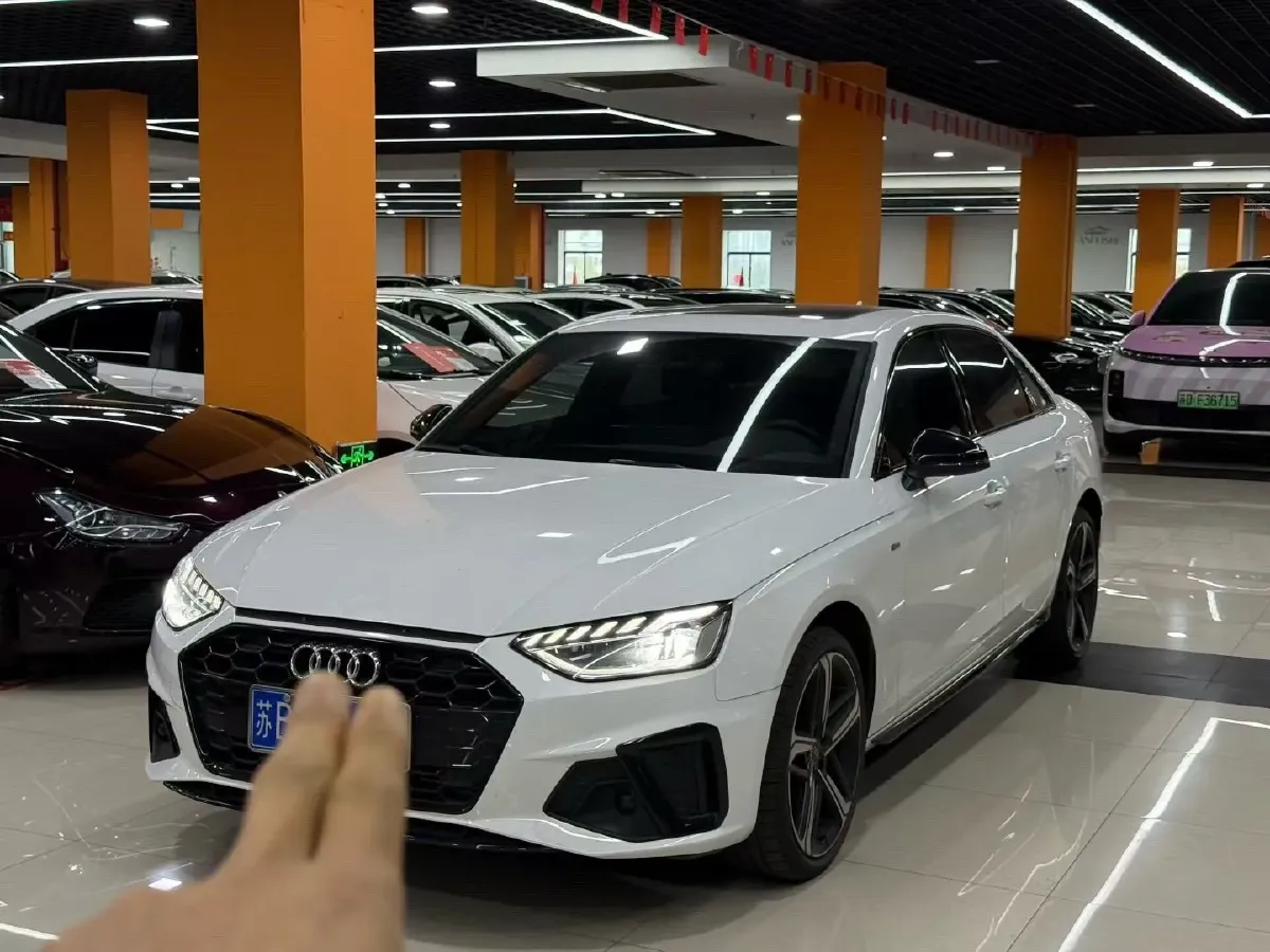 2024 Audi A4L 2.0T 190HP L4 7DCT,autocango,china used car exporter,china ev exporter,chinese used car exporter,chinese used ev exporter