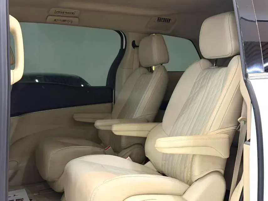 2022 Buick GL8 2.0T 237HP L4 9AT,autocango,china used car exporter,china ev exporter,chinese used car exporter,chinese used ev exporter