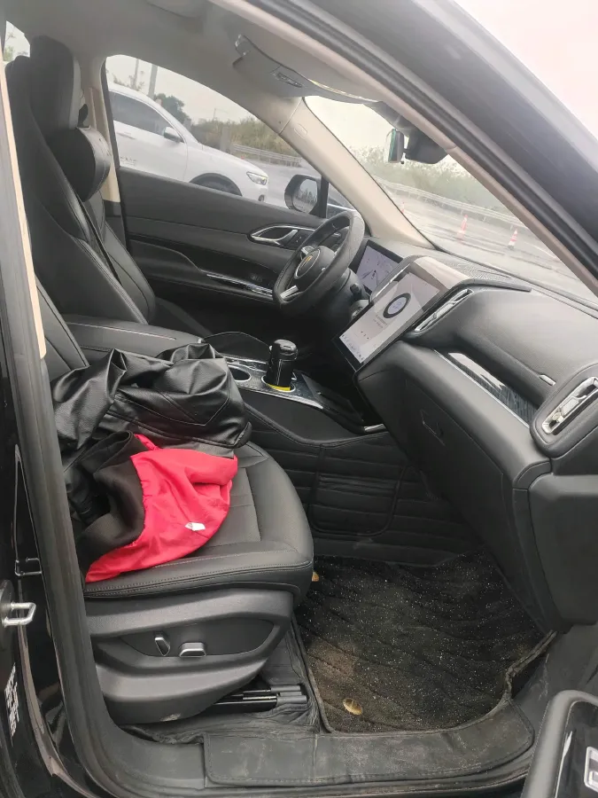 2024 HongQi HS3 1.5T 169HP L4 7DCT,autocango,china used car exporter,china ev exporter,chinese used car exporter,chinese used ev exporter