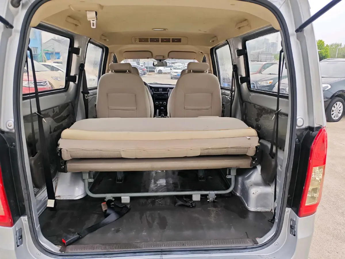 2019 WuLing RongGuang V 1.5L 99HP L4 6MT,autocango,china used car exporter,china ev exporter,chinese used car exporter,chinese used ev exporter