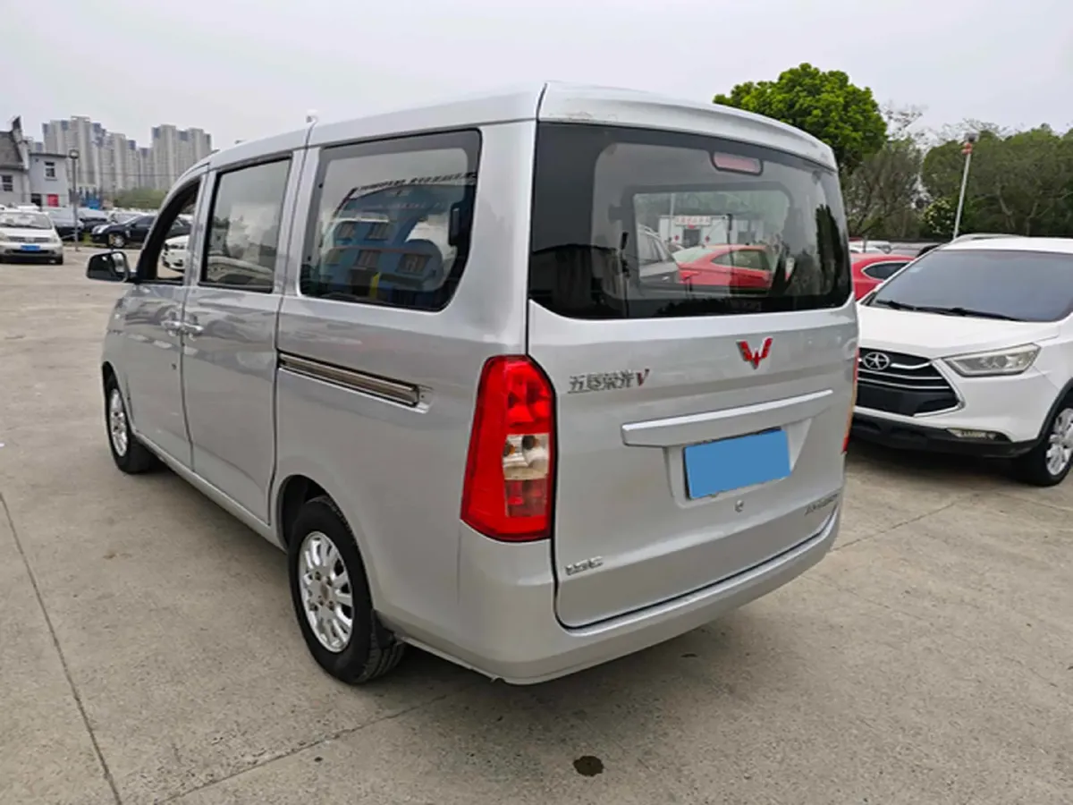 2019 WuLing RongGuang V 1.5L 99HP L4 6MT,autocango,china used car exporter,china ev exporter,chinese used car exporter,chinese used ev exporter