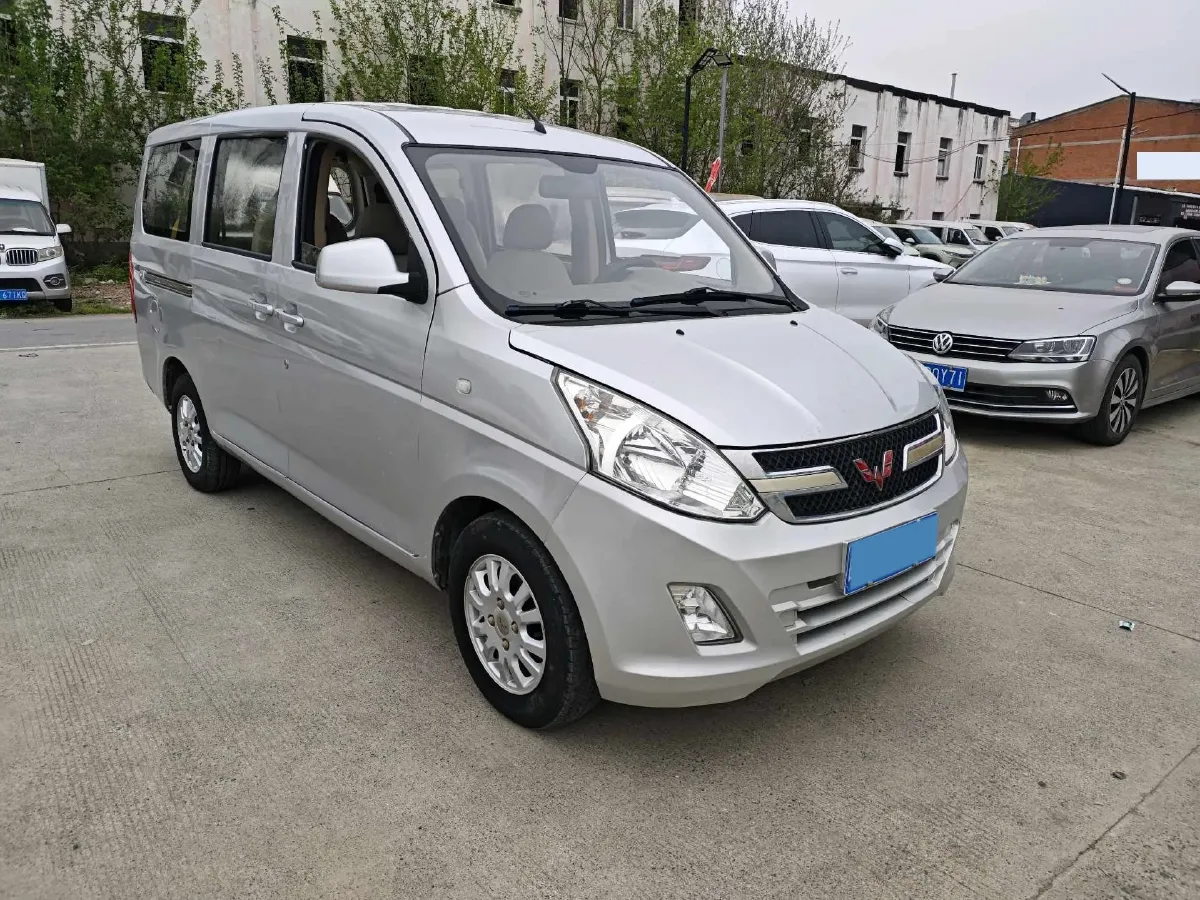 2019 WuLing RongGuang V 1.5L 99HP L4 6MT,autocango,china used car exporter,china ev exporter,chinese used car exporter,chinese used ev exporter