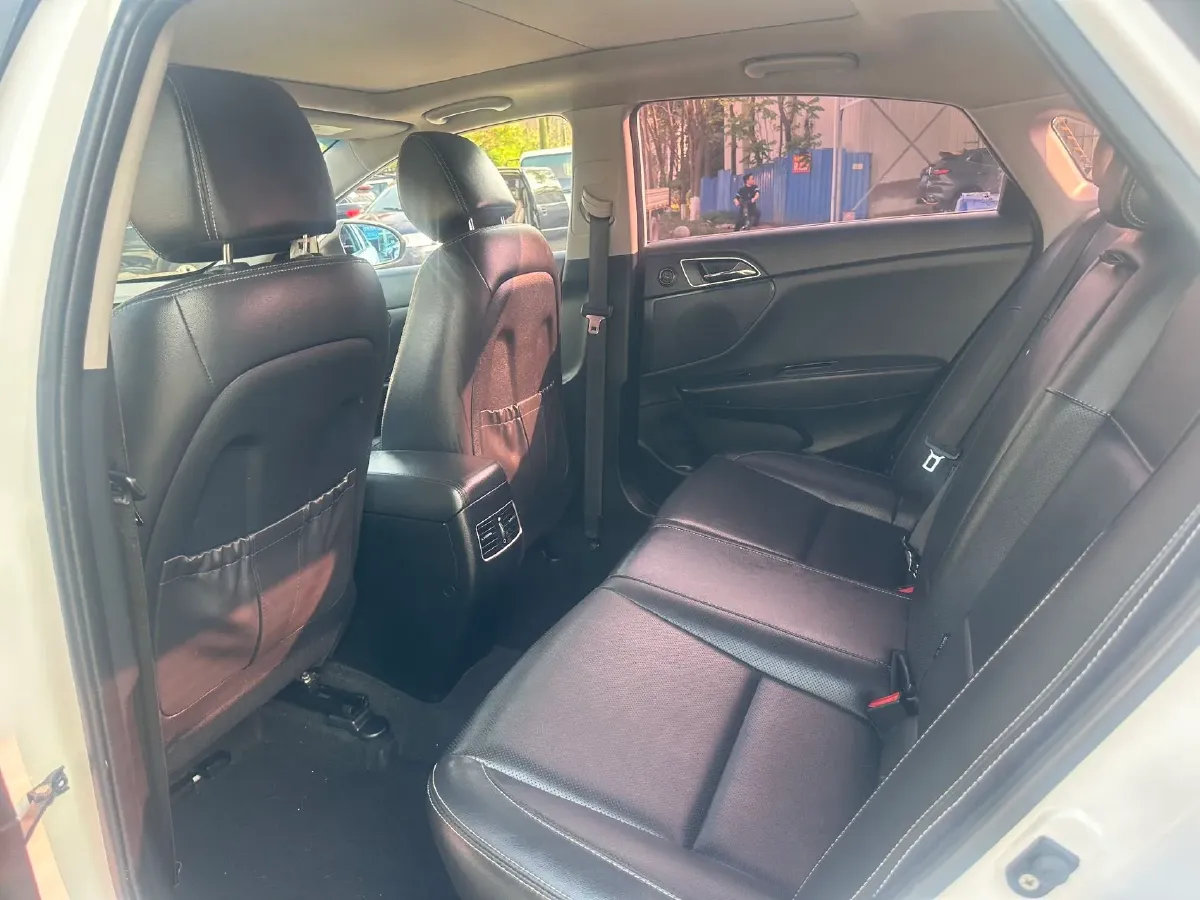 2017 Hyundai Mistra 1.6T 175HP L4 7DCT,autocango,china used car exporter,china ev exporter,chinese used car exporter,chinese used ev exporter