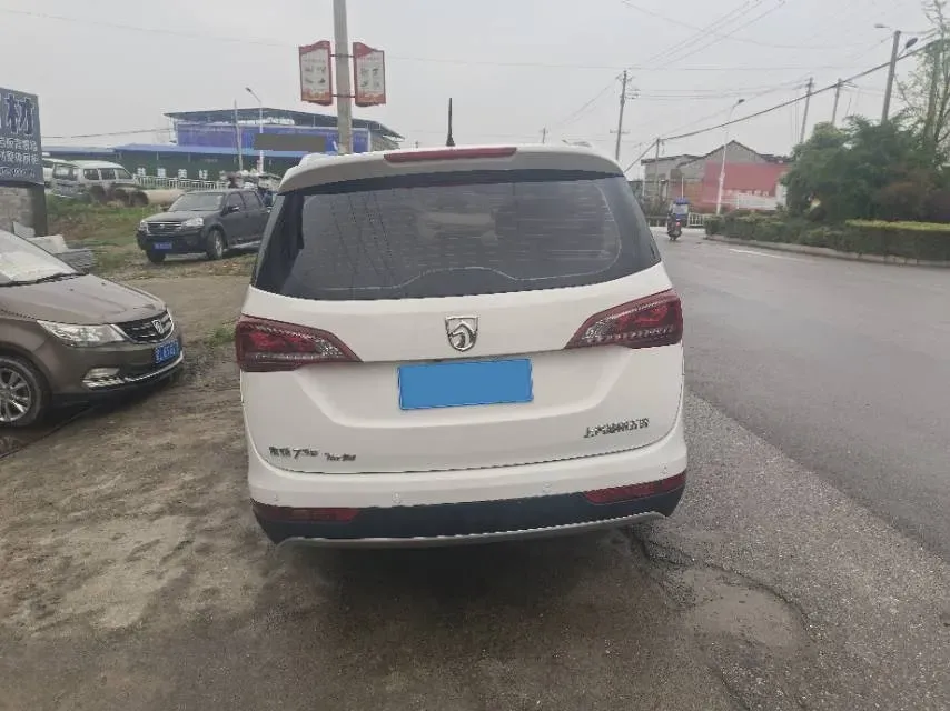 2021 BaoJun 730 1.5T 147HP L4 CVT,autocango,china used car exporter,china ev exporter,chinese used car exporter,chinese used ev exporter