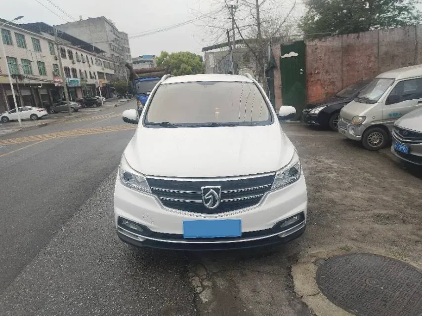 2021 BaoJun 730 1.5T 147HP L4 CVT,autocango,china used car exporter,china ev exporter,chinese used car exporter,chinese used ev exporter