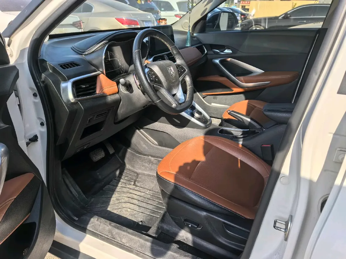 2017 HaiMa S5 Young Edition 1.6L 122HP L4 5MT,autocango,china used car exporter,china ev exporter,chinese used car exporter,chinese used ev exporter