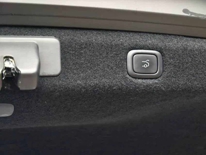 2022 JunTian HeiWuShi Youth 2.0T 203HP L4 6AT,autocango,china used car exporter,china ev exporter,chinese used car exporter,chinese used ev exporter