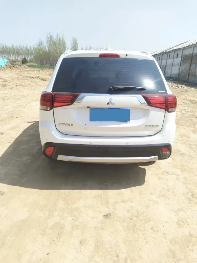 2018 Mitsubishi Outlander 2.4L 192HP L4 CVT,autocango,china used car exporter,china ev exporter,chinese used car exporter,chinese used ev exporter